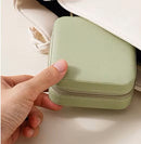 Porta Joias Delicata – Organização e Elegância para Suas Joias em Qualquer Lugar, Cabe Até na Bolsa de Viagem!