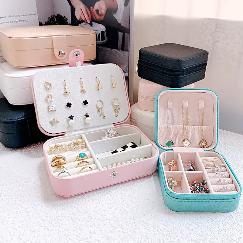 Porta Joias Delicata – Organização e Elegância para Suas Joias em Qualquer Lugar, Cabe Até na Bolsa de Viagem!