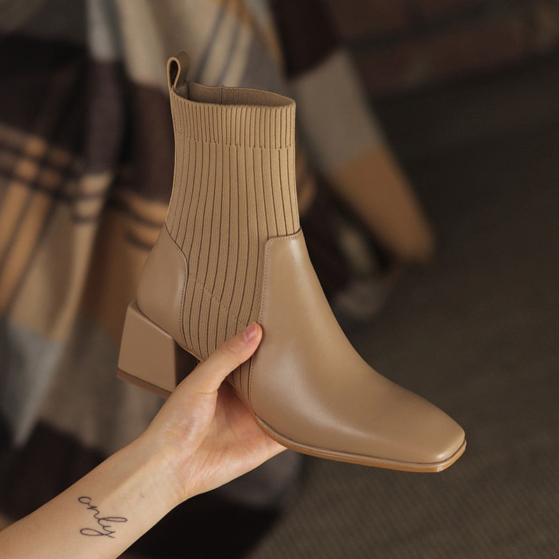 Bota Feminina Confort Premium – Cano Curto, Salto Bloco Seguro, Forro Aconchegante e Estilo para Todos os Momentos