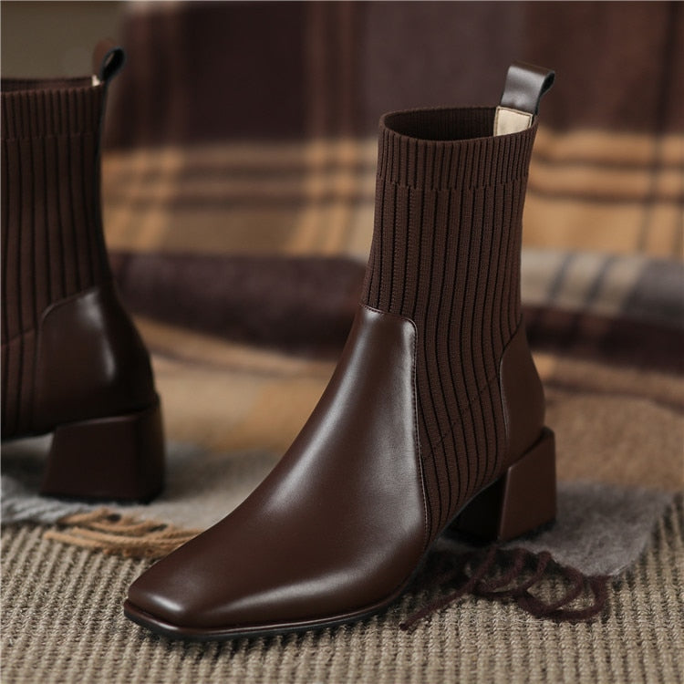 Bota Feminina Confort Premium – Cano Curto, Salto Bloco Seguro, Forro Aconchegante e Estilo para Todos os Momentos